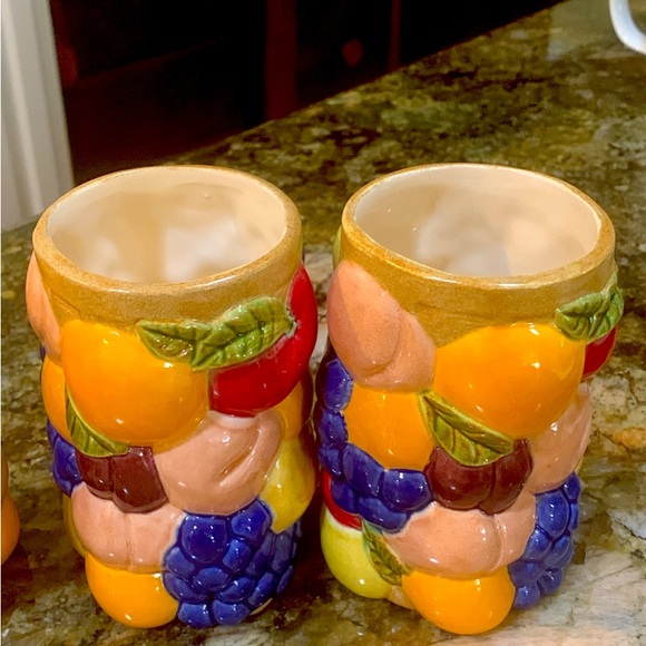 JUICE GLASSES VINTAGE 80’s COLORFUL FRUIT 4 3/4 INCHES TALL. SET OF 4 - Picture 3 of 5
